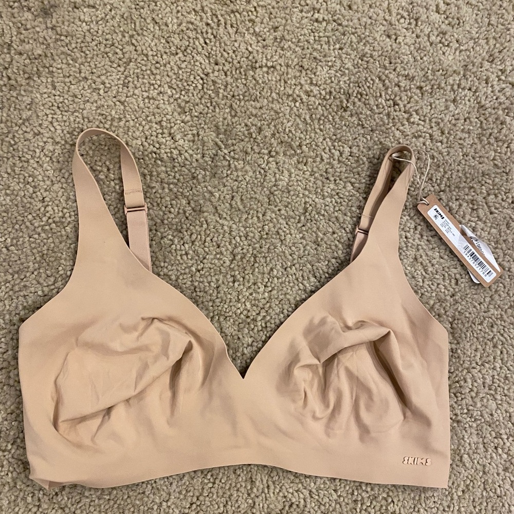 Skims Naked Plunge Bra Clay M-DD